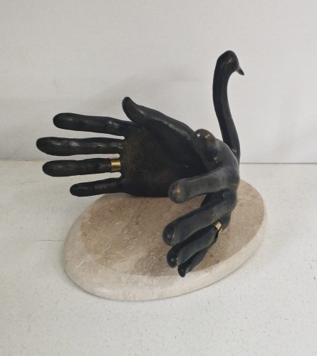 Krzysztof Kizlich _rzezba z brązu_Łabędz_galeria sztuki Bellotto Warszawa.jpg