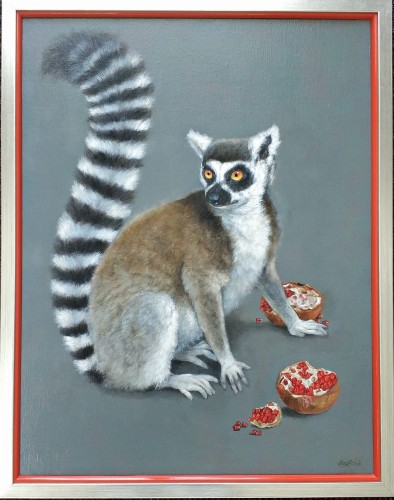 Ewa Lasek_Lemur z owocem granatu_olej na płótnie_65 x 50 cm_2023  r_animalistyka_galeria sztuki Bellotto Warszawa.jpg