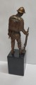 Dariusz Bąkowski_żołnierz polski z 1939 _żołnierze_brąz patynowany_galeria sztuki Bellotto Warszawa.jpg nnnkk.jpg