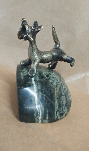 michał Leszczyński_FART_pieski_małe formy rzezbiarskie_galeria sztuki Bellotto Warszawa.jpg