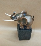 MICHAŁ LESZCZYŃSKI /RZEŹBA / SŁONIK