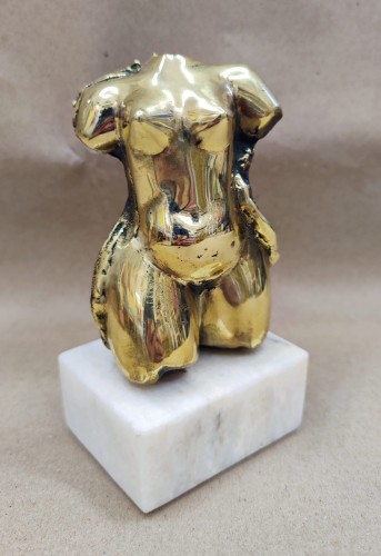 Michał Leszczyński_Akt złoty_brąz patynowany_erotyka_mała forma rzezbiarska_galeria sztuki Bellotto Warszawa.jpg