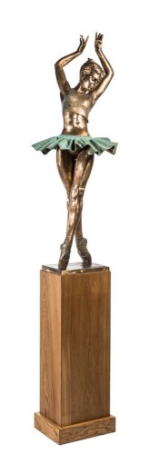 Andrzej Szczepaniec_Baletnica_brąz patynowany_124 cm_212 cm z podstawa drewniana_2023 rok_taniec_balet_galeria sztuki Bellotto Warszawa.jpg